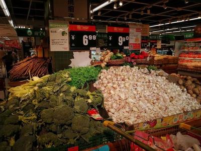 興高采烈進南寧農副產品平價專營區，一看價格讓人哭笑不得